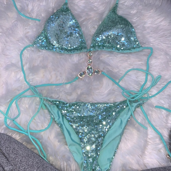 Beautiful sequin & rhinestone bikini! - Picture 1 of 5
